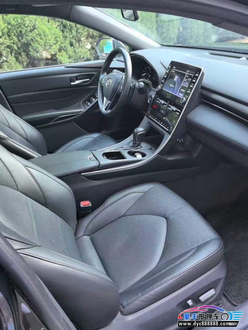 22年丰田亚洲龙轿车抵押车出售