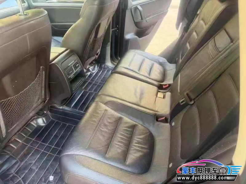 15年大众途锐轿车抵押车出售