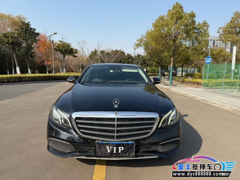 17年奔驰E轿车抵押车出售