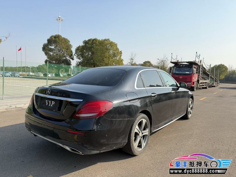 17年奔驰E轿车抵押车出售