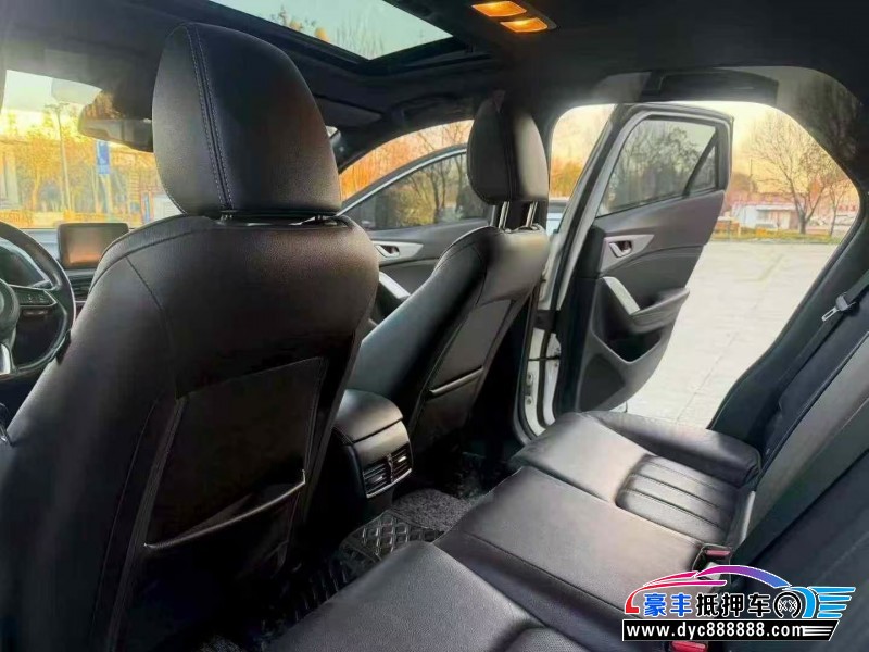 17年马自达CX-4轿车抵押车出售