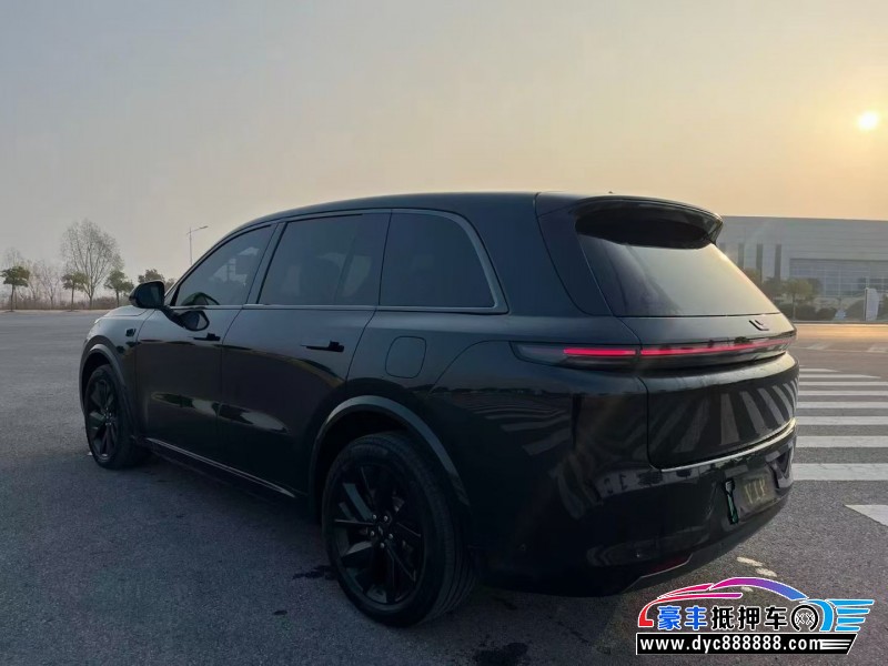 23年理想L8轿车抵押车出售