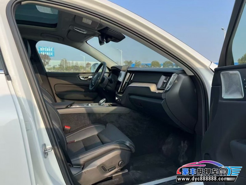 25年沃尔沃XC60轿车抵押车出售