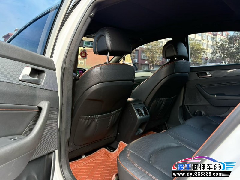 15年现代索纳塔轿车抵押车出售