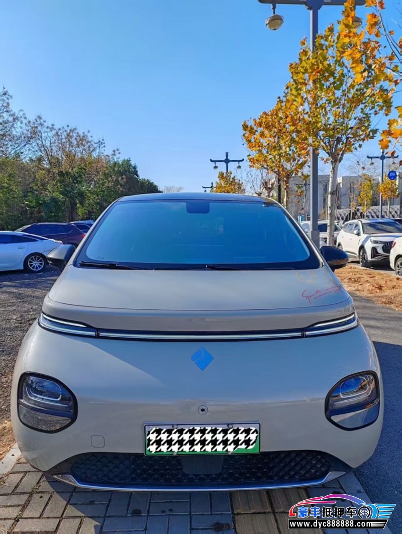 24年宝骏云朵轿车抵押车出售