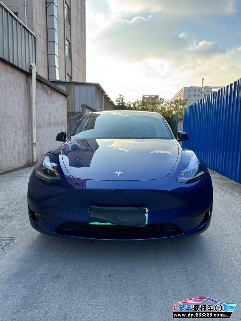 抵押车出售24年特斯拉Model Y轿车