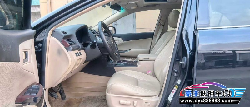 10年丰田皇冠轿车抵押车出售