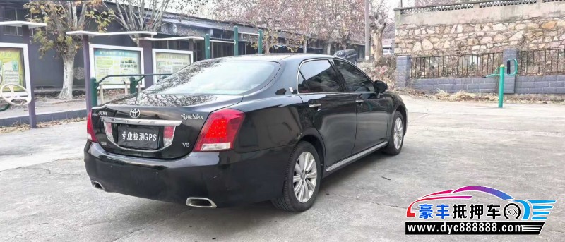 10年丰田皇冠轿车抵押车出售