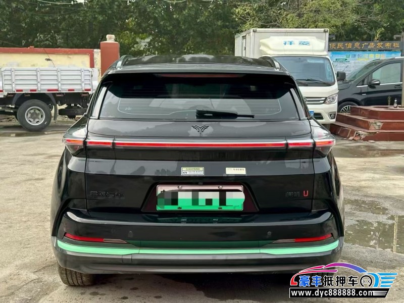 23年哪吒U轿车抵押车出售