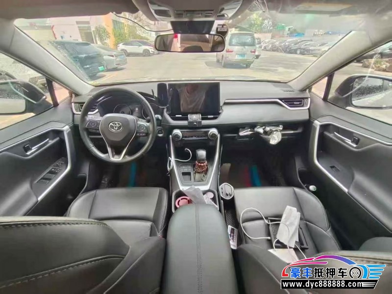 22年丰田威兰达轿车抵押车出售
