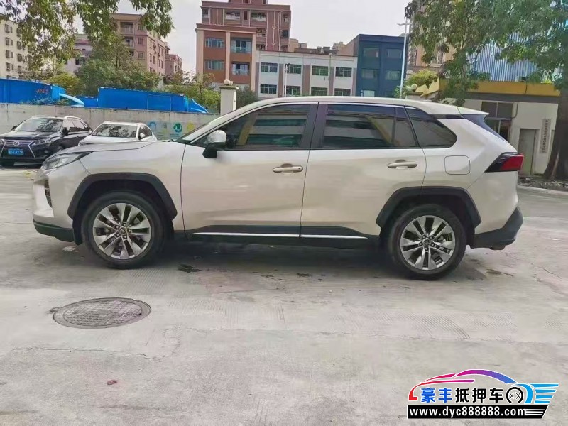 22年丰田威兰达轿车抵押车出售