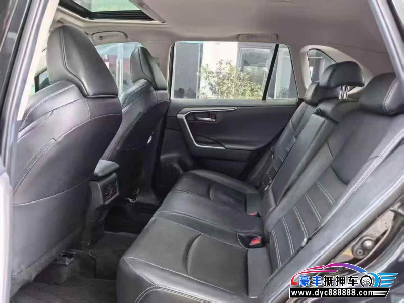 22年丰田威兰达轿车抵押车出售