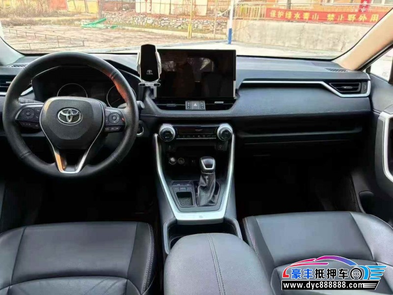 22年丰田威兰达轿车抵押车出售