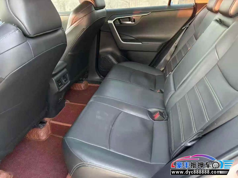 22年丰田威兰达轿车抵押车出售