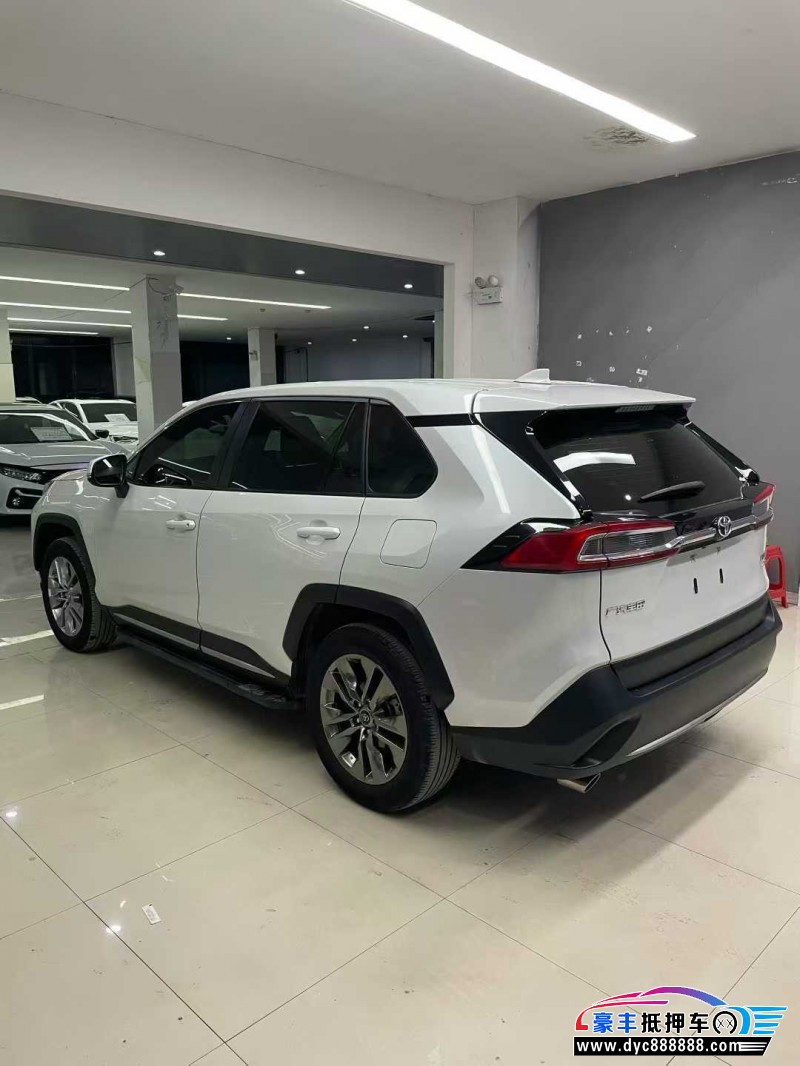 22年丰田威兰达轿车抵押车出售