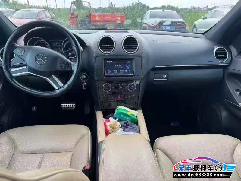 11年奔驰ML轿车抵押车出售