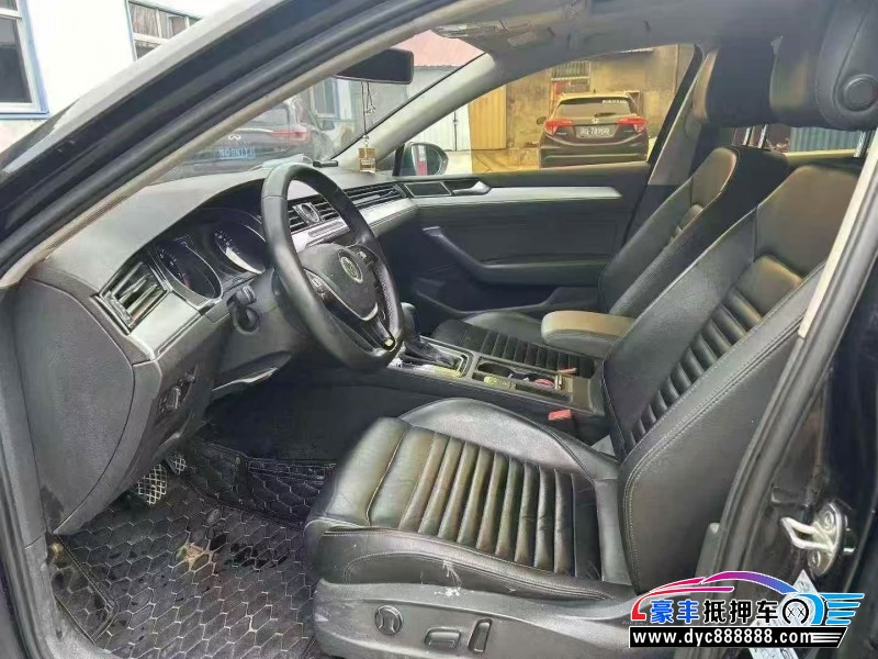 17年大众迈腾轿车抵押车出售