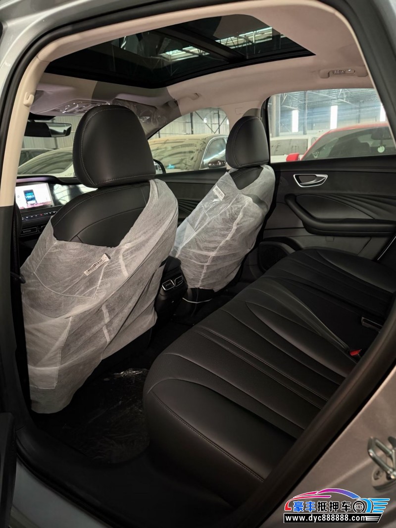 25年荣威D7轿车抵押车出售