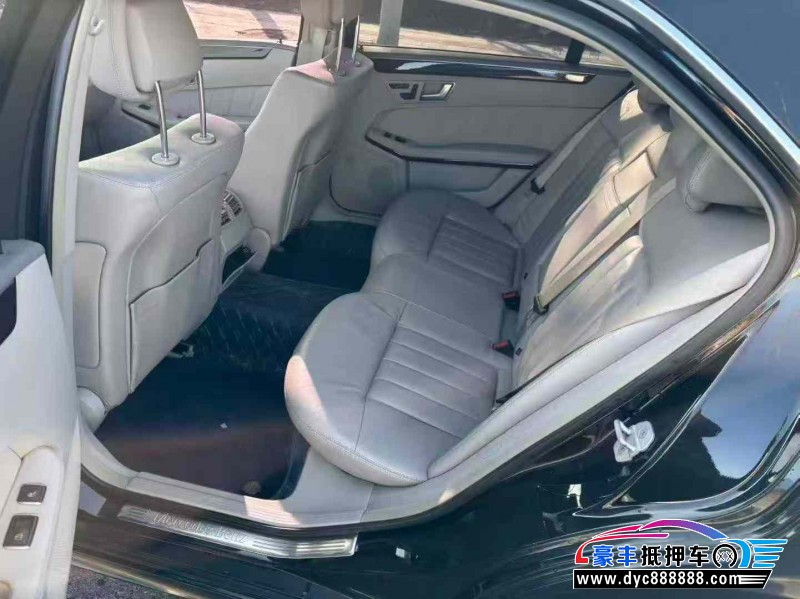 13年奔驰E轿车抵押车出售