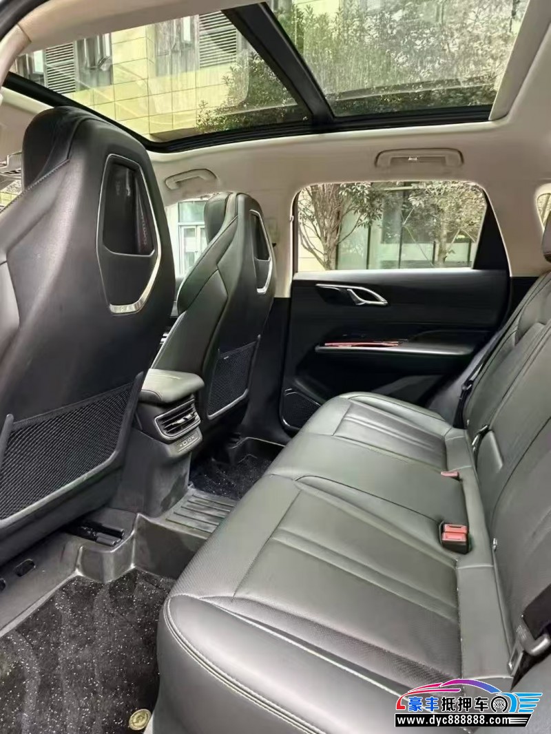 25年红旗HS3轿车抵押车出售