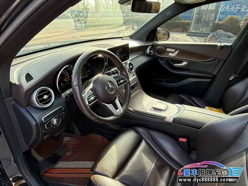 19年奔驰GLC轿车抵押车出售