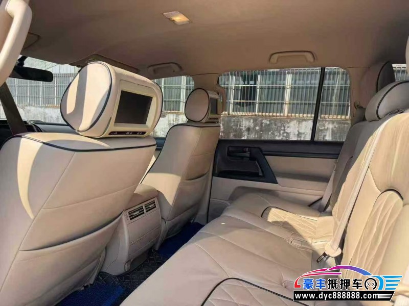 14年丰田兰德酷路泽（陆巡）轿车抵押车出售