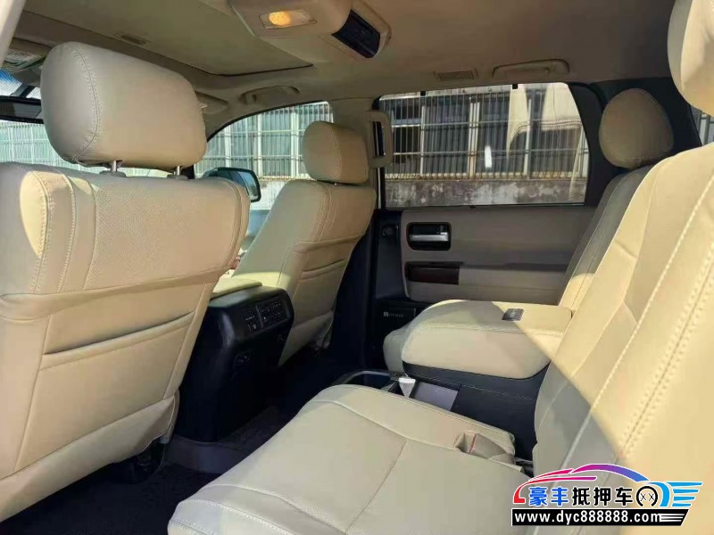 14年丰田红杉轿车抵押车出售