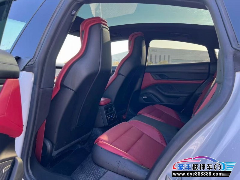 22年保时捷TaYcan轿车抵押车出售