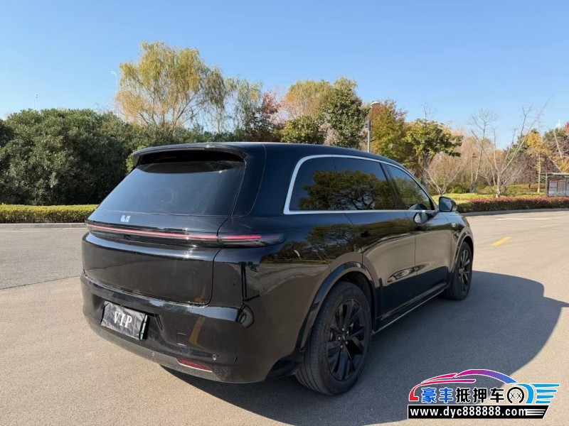 23年理想L8轿车抵押车出售