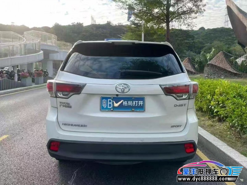 17年丰田汉兰达轿车抵押车出售