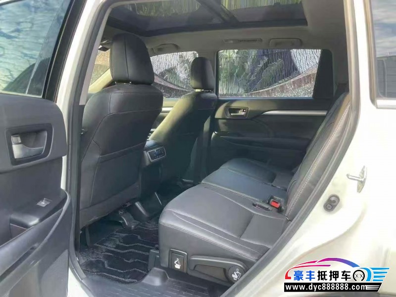 17年丰田汉兰达轿车抵押车出售