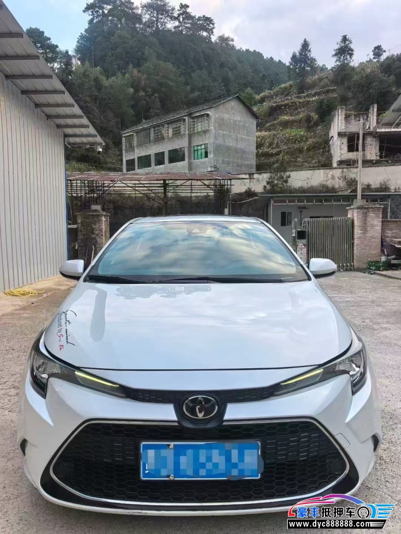 21年丰田雷凌轿车
