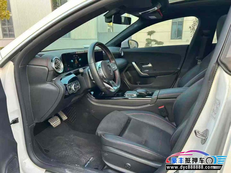 21年奔驰CLA轿车抵押车出售