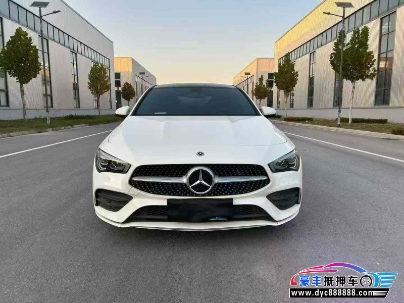 抵押车出售21年奔驰CLA轿车