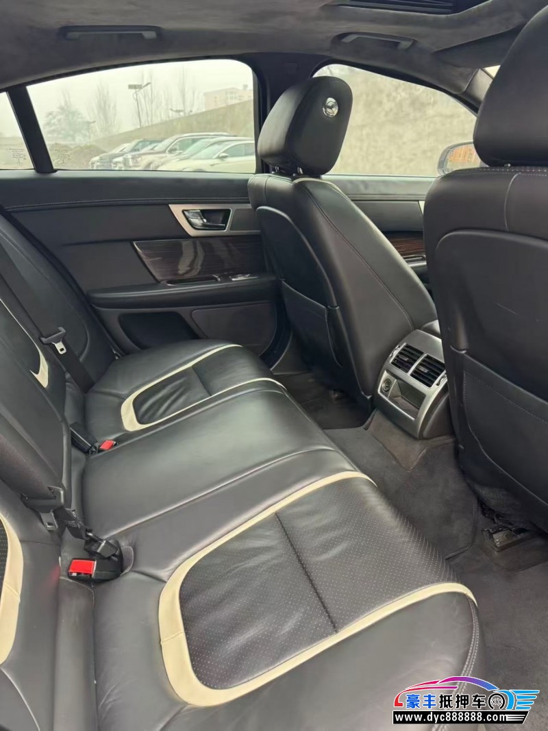 15年捷豹XF轿车抵押车出售