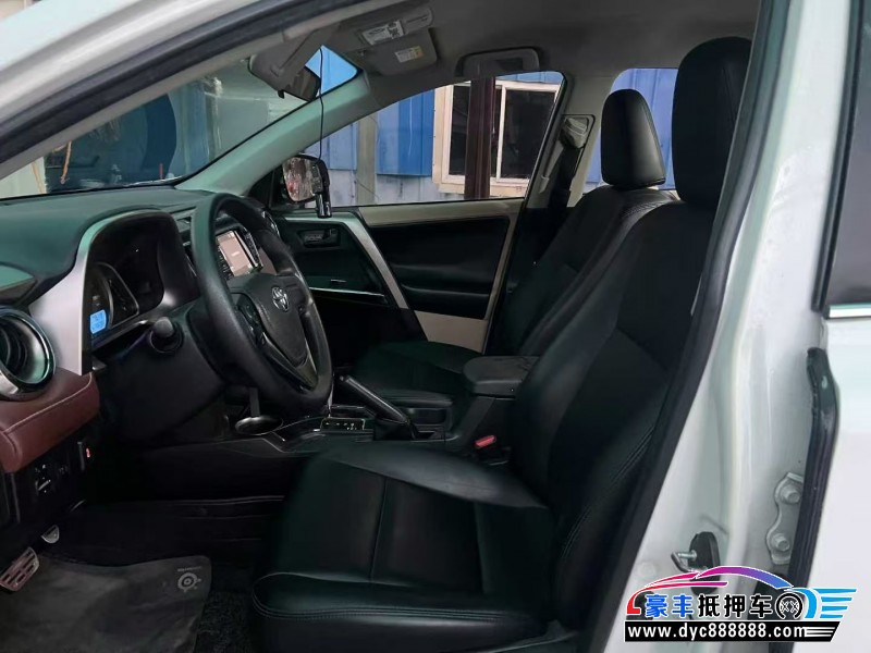 14年丰田RAV4轿车抵押车出售