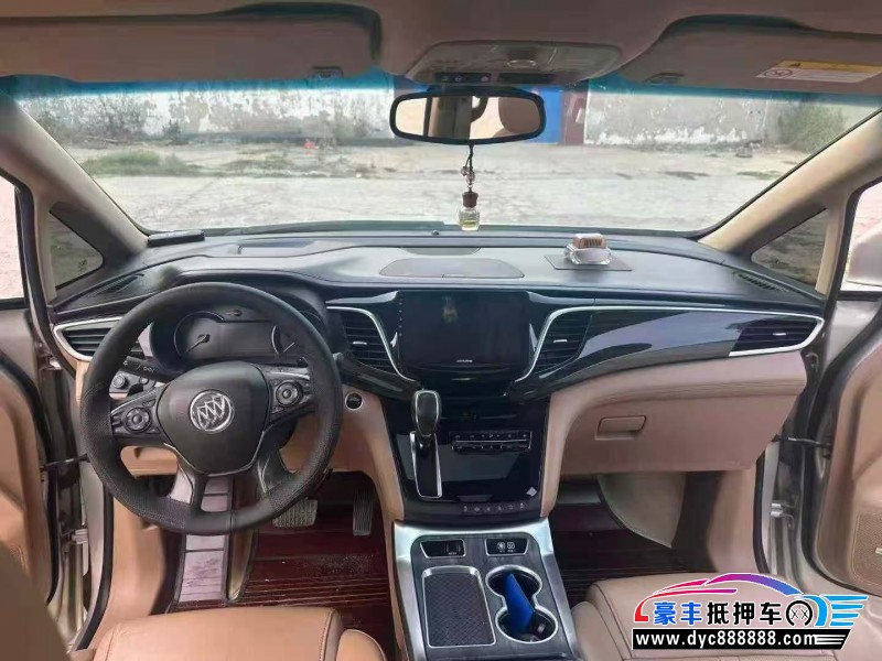 18年别克GL8轿车抵押车出售