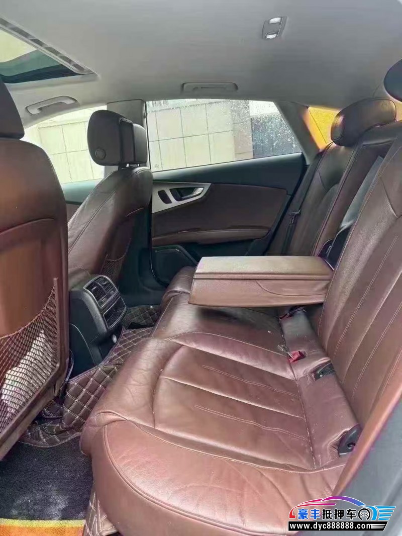 17年奥迪A7轿车抵押车出售