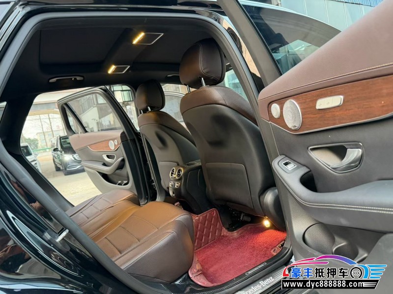 21年奔驰GLC轿车抵押车出售