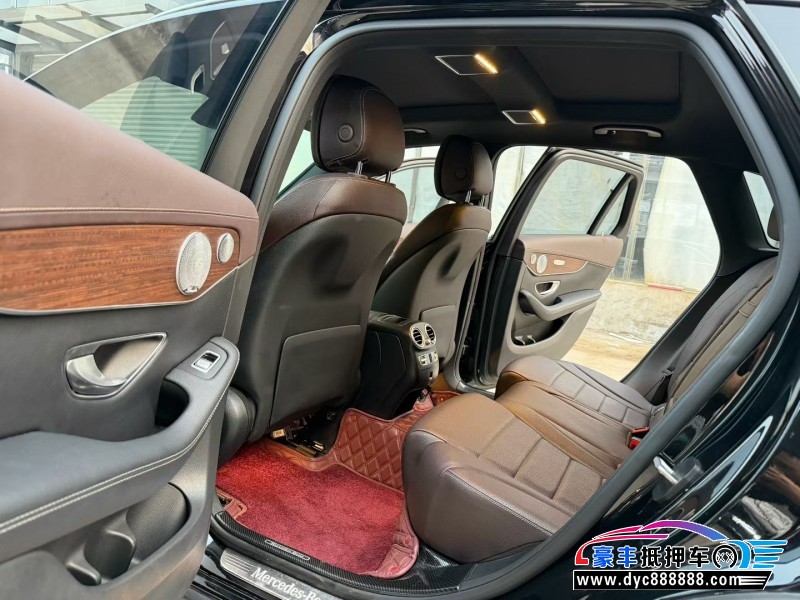 21年奔驰GLC轿车抵押车出售