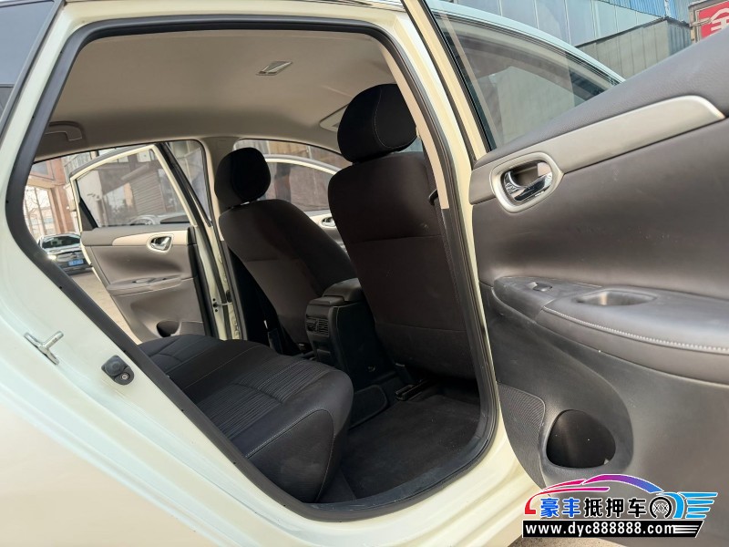 22年日产轩逸轿车抵押车出售