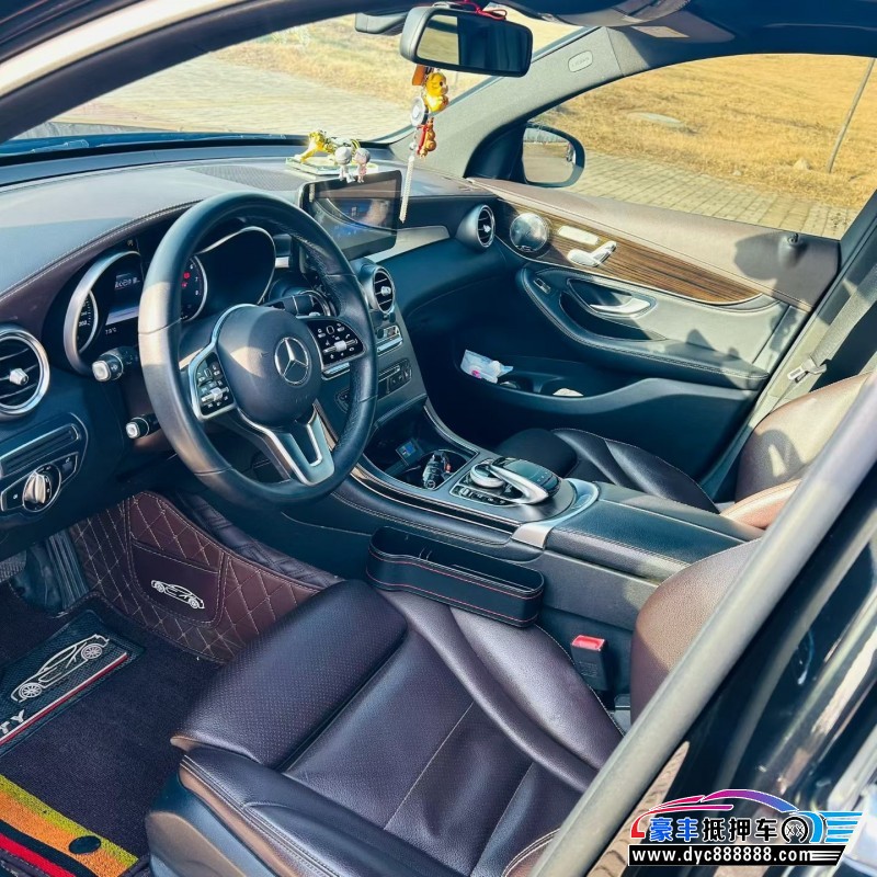 16年奔驰GLC轿车抵押车出售