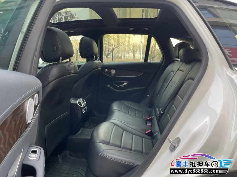 17年奔驰GLC轿车抵押车出售