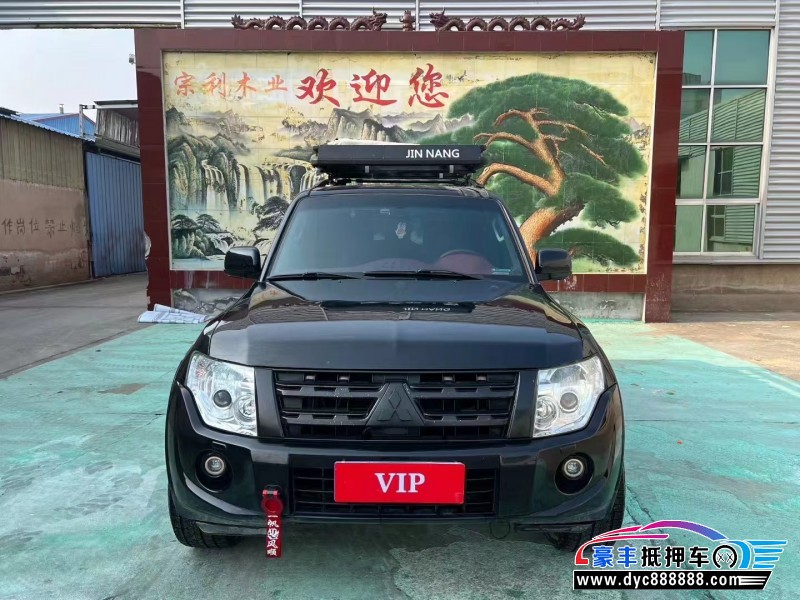 14年三菱帕杰罗轿车