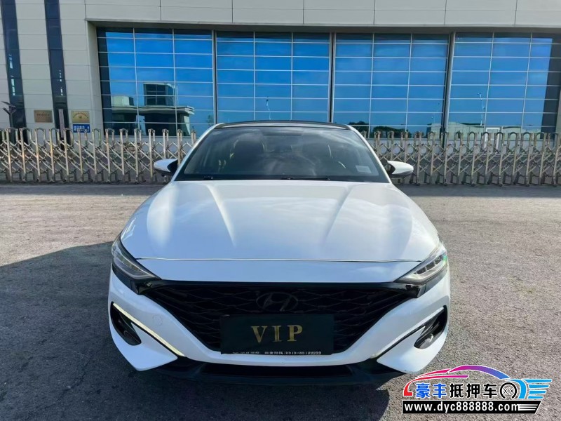 抵押车出售19年现代菲斯塔轿车