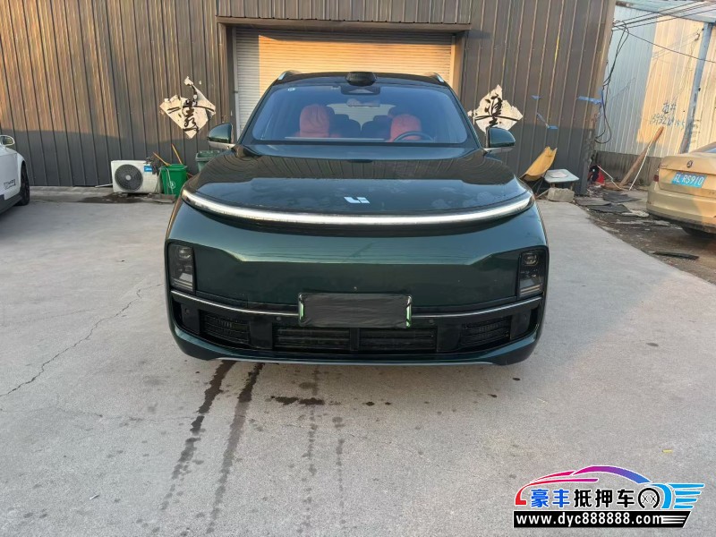 抵押车出售23年理想L9轿车