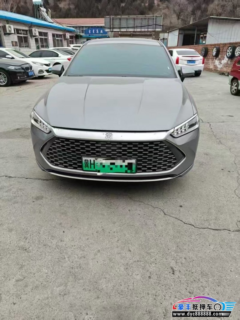 抵押车出售24年比亚迪秦轿车
