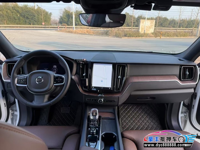24年沃尔沃XC60轿车抵押车出售