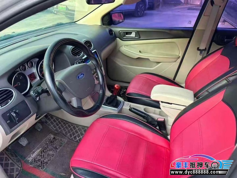 14年福特福克斯轿车抵押车出售