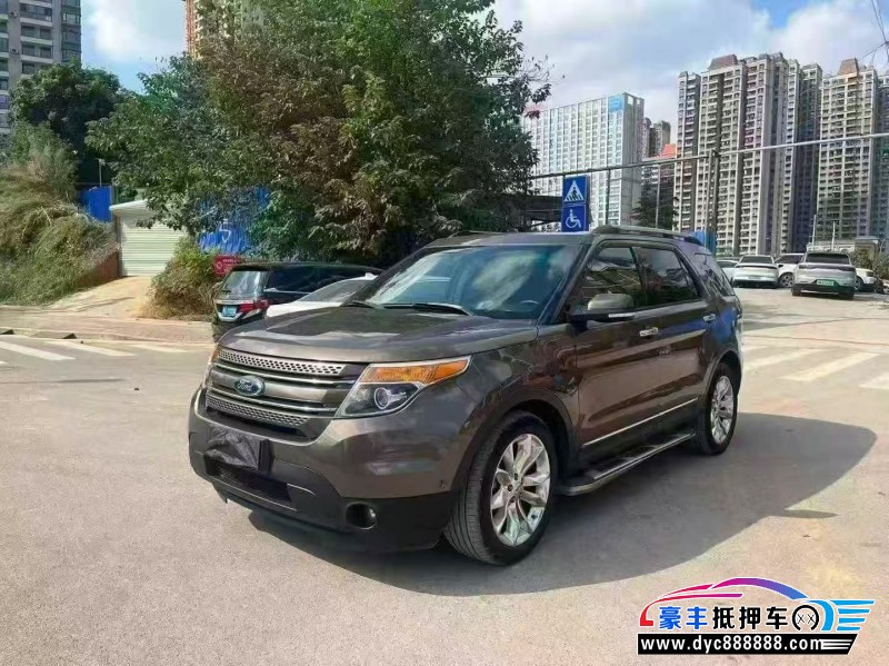 15年福特探险者轿车抵押车出售